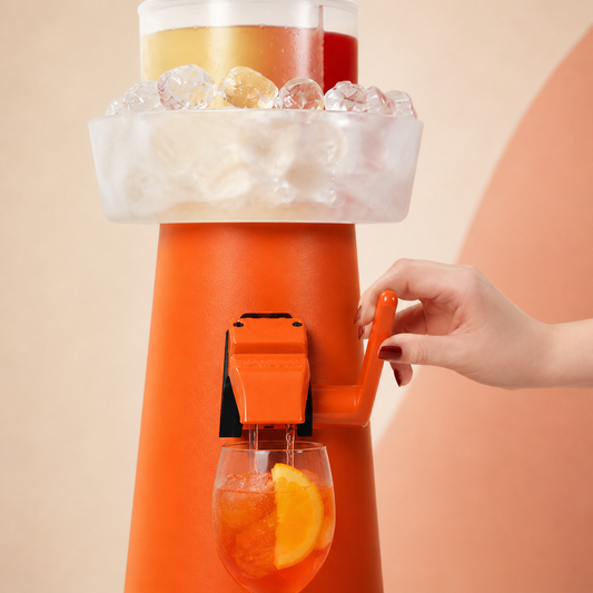 Spritzer-Bar beim Zapfen eines Aperol Spritz – Eventausstattung mieten Heidenheim
